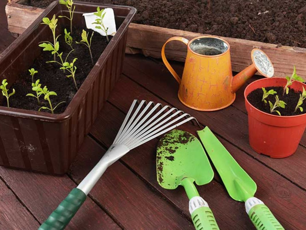 gifts-for-grandma-gardening-kit