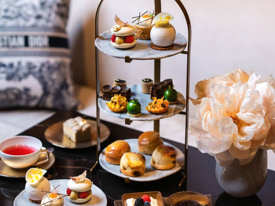 mothers-day-gifts-luxury-afternoon-tea